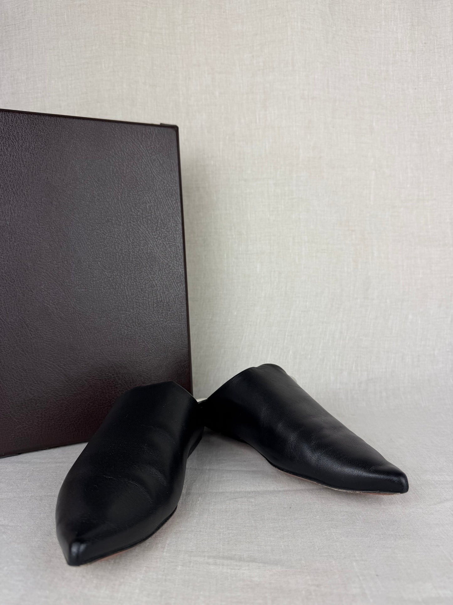 Alaïa La Babouche Ring Flat Size 37.5