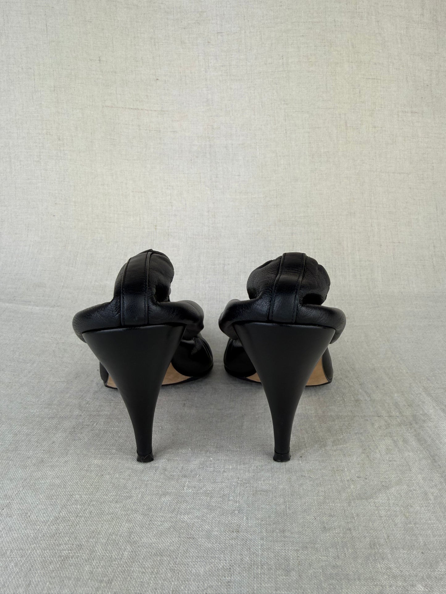 The Row Lisa Black Leather Pointed Toe Pump sz 38