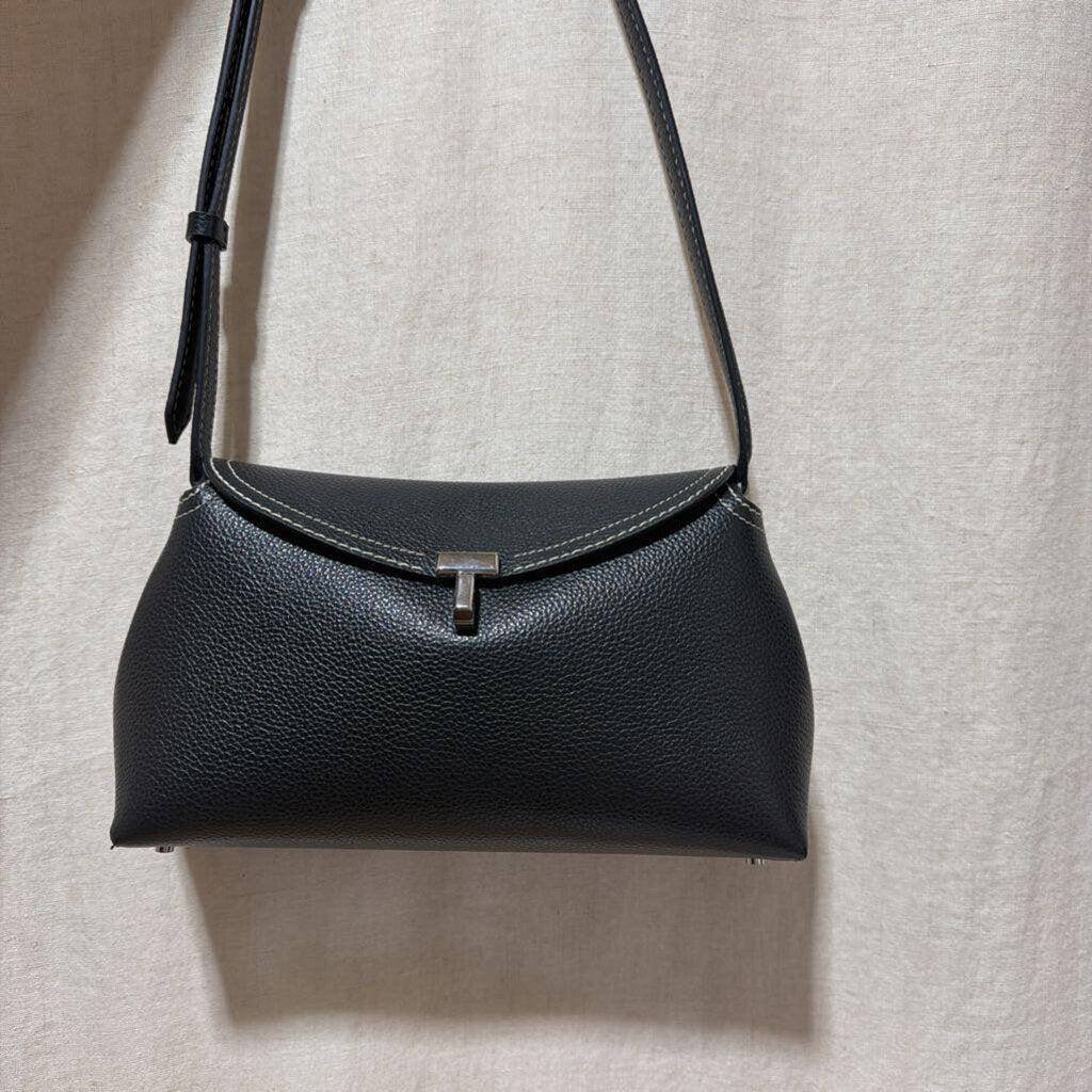 T-Lock Leather Clutch w Crossbody Strap