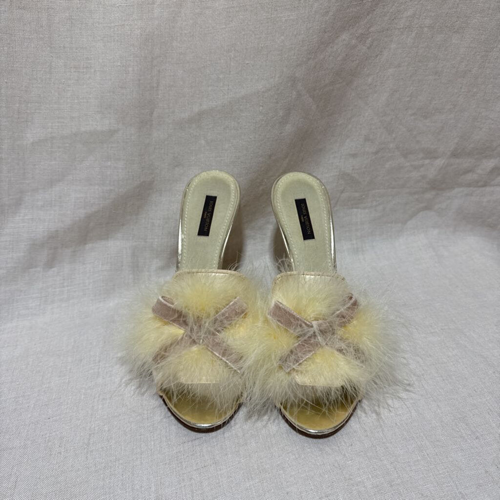 Feather Heels Sz38.5 w/ Box