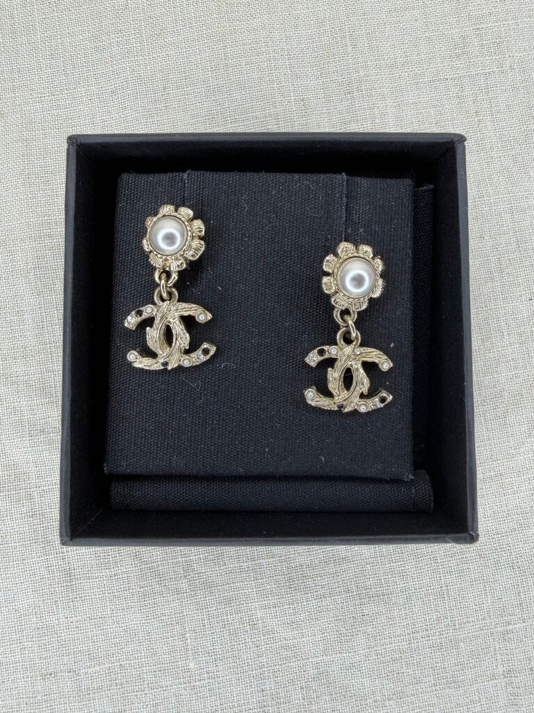 Chanel Double CC Gold Pierced Earrings