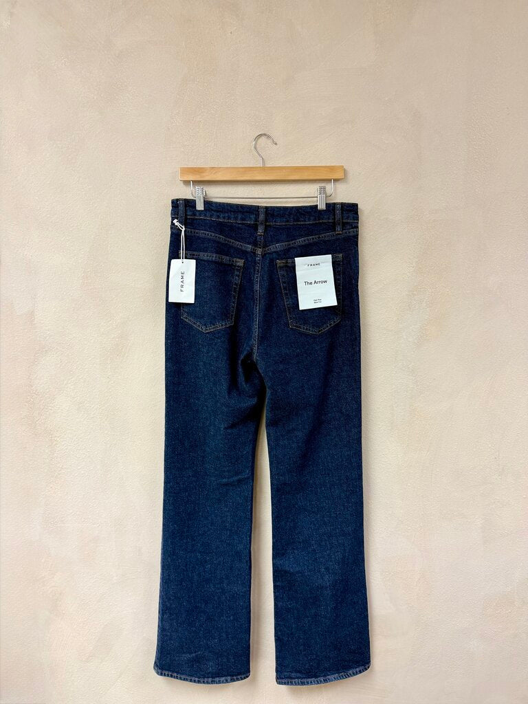 Frame, Jean, 30