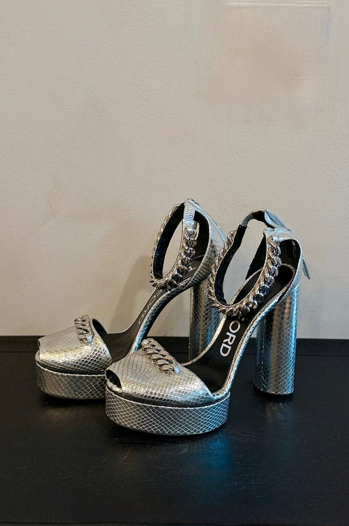Tom Ford, Silver Heels, 39