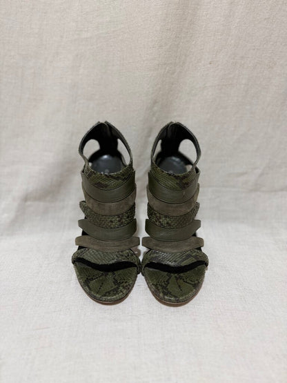 Gucci, Snakeskin Heels, 38
