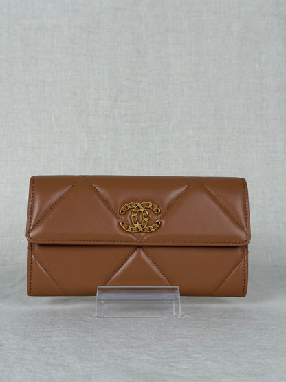 Chanel Caviar Quilted 19 Flap Wallet