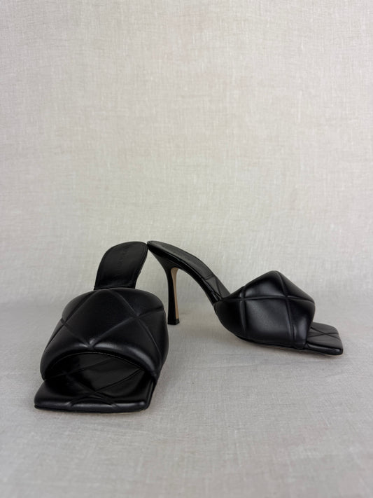 Bottega Veneta Lagoon Sandal Sz 38