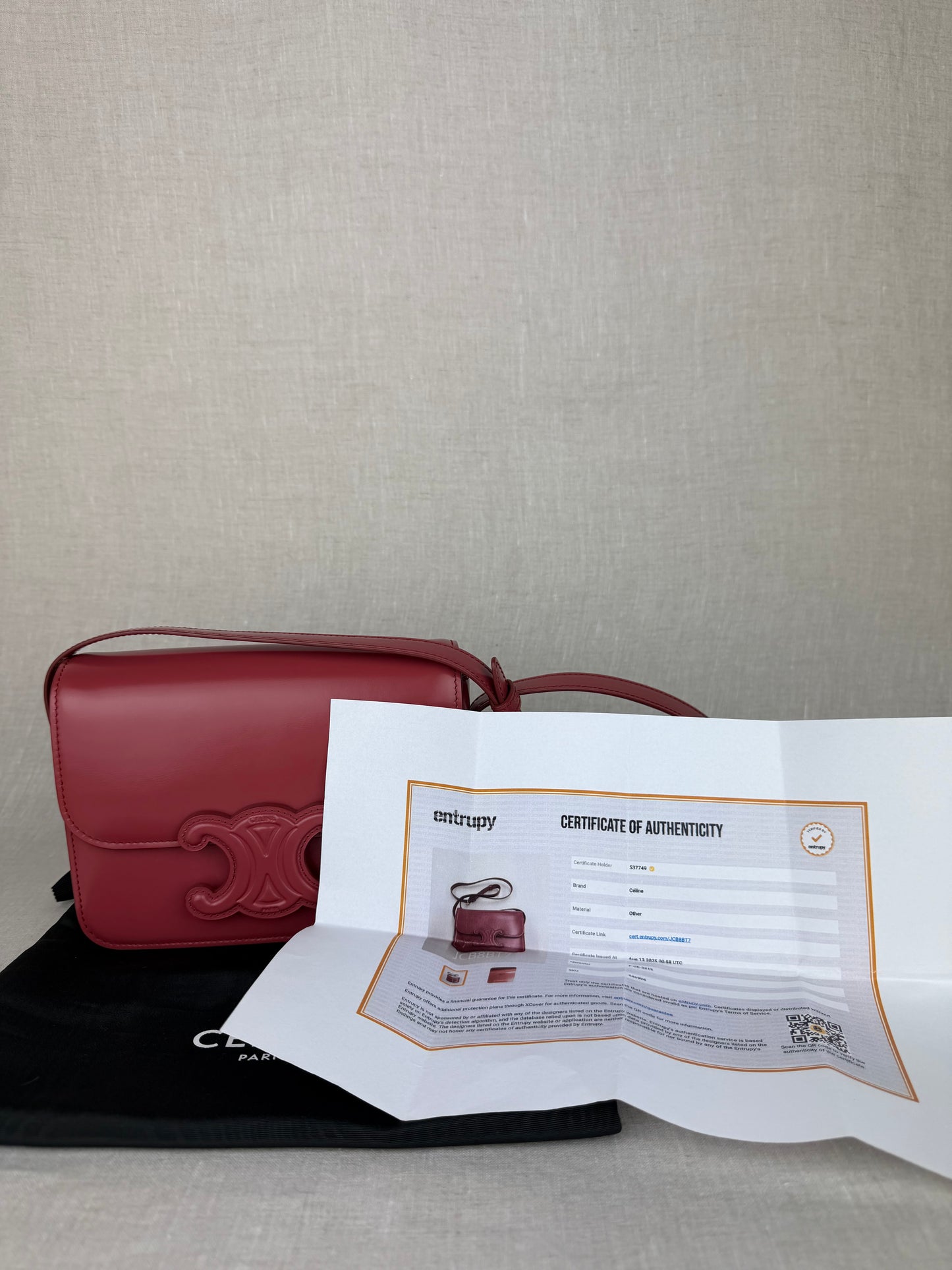 Celine Teen Triomphe in Lipstick