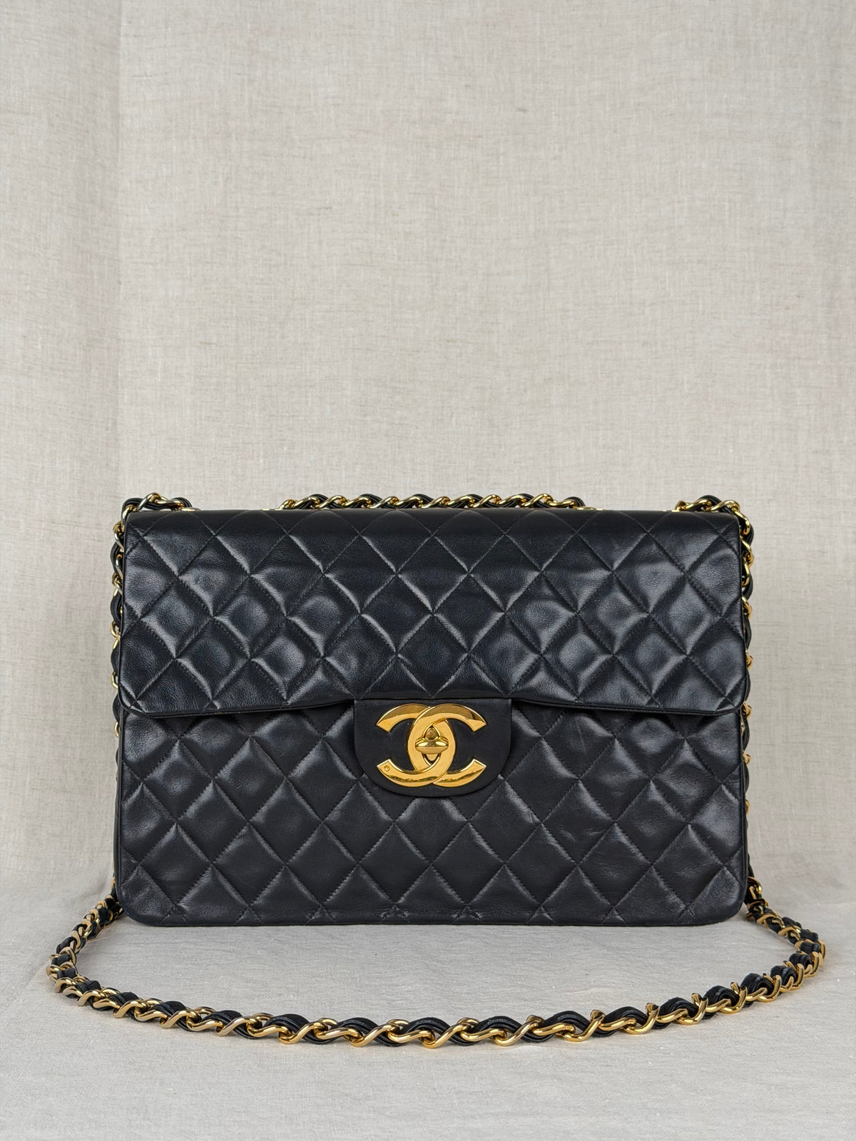 Chanel 1991-1994 Vintage Maxi Jumbo Single Flap - Black