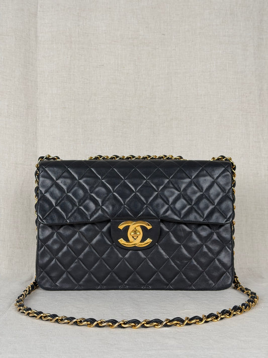 Chanel 1991-1994 Vintage Maxi Jumbo Single Flap - Black