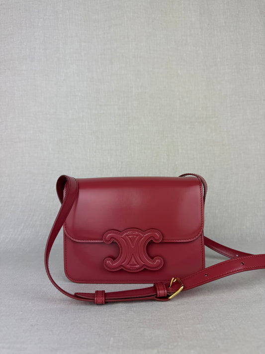 Celine Teen Triomphe in Lipstick