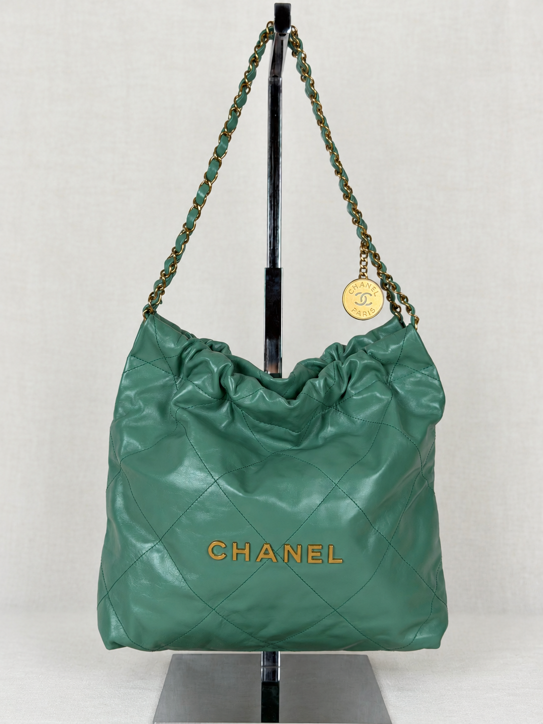CHANEL 22 Medium Lambskin- Green w Gold Hardware