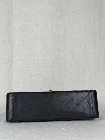 Chanel 1991-1994 Vintage Maxi Jumbo Single Flap - Black