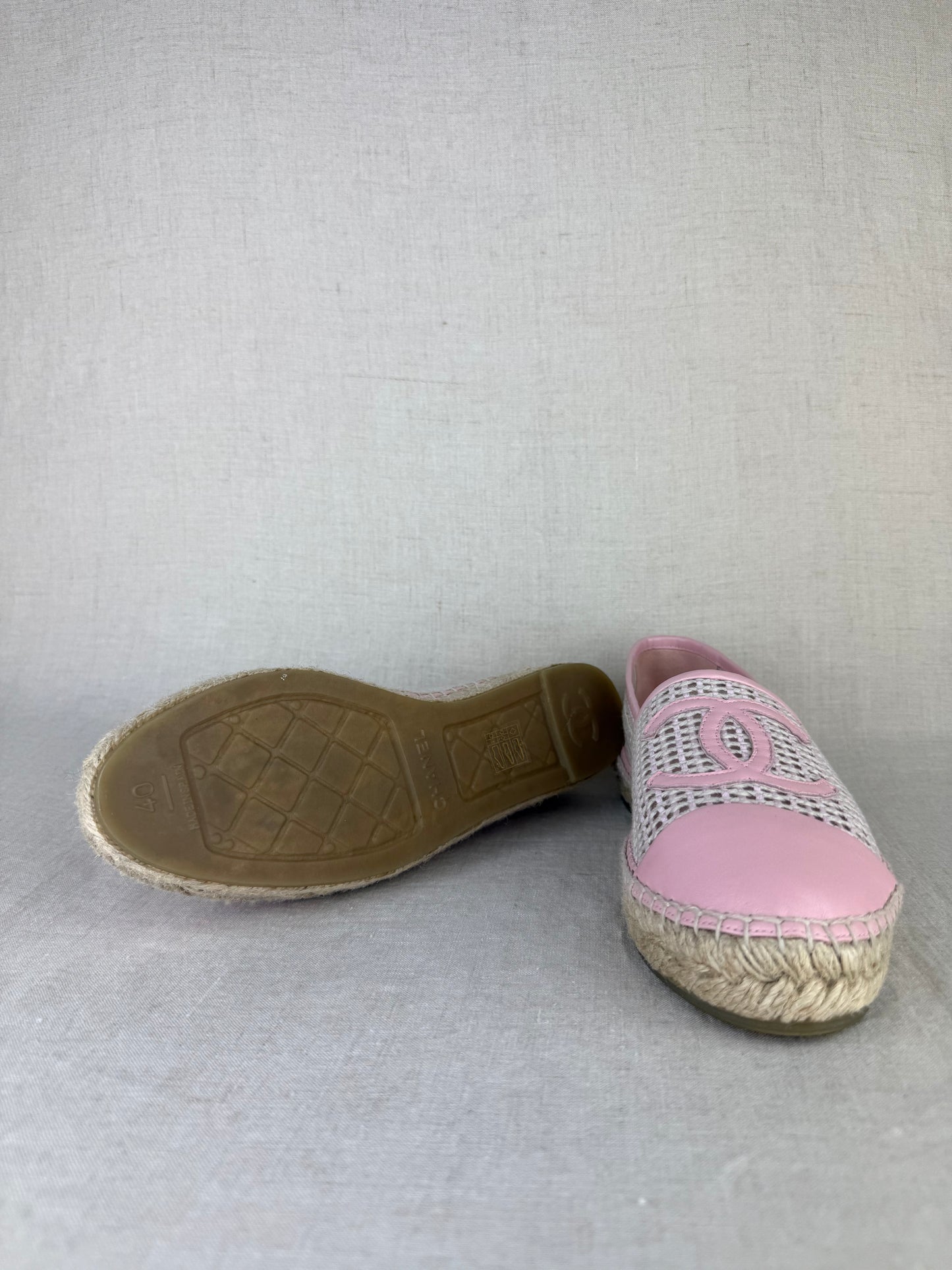 Chanel Woven Fabric and Pink Leather CC Cap Espadrilles sz 40