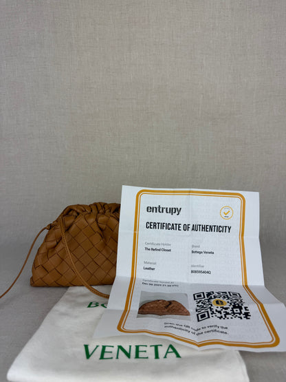 Bottega Veneta Intrecciato Pouch in Caramel