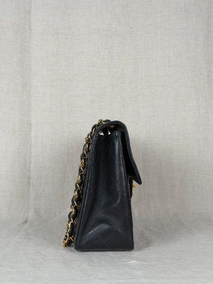 Chanel 1991-1994 Vintage Maxi Jumbo Single Flap - Black