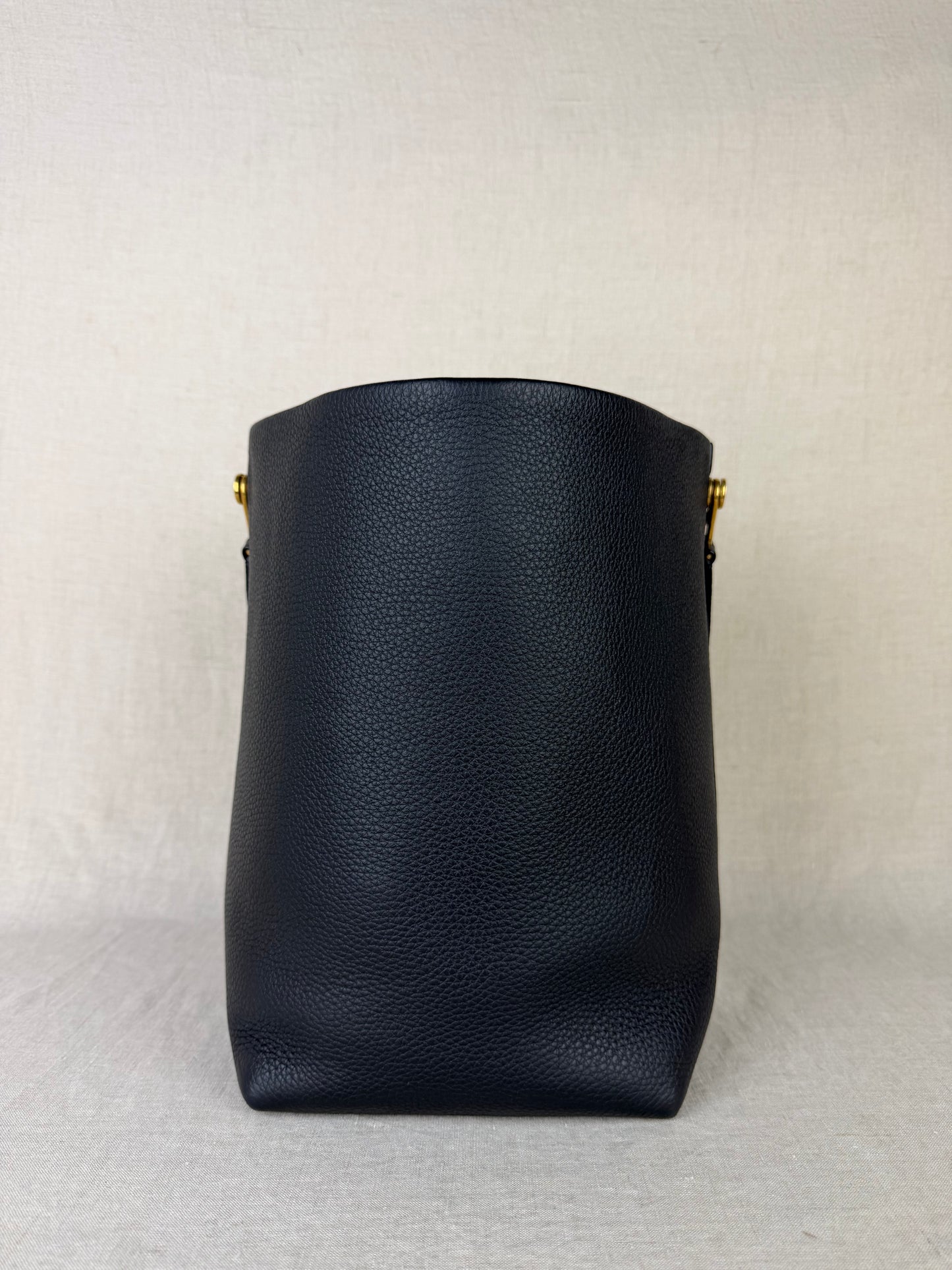 The Row Medium Hook Tote-Black