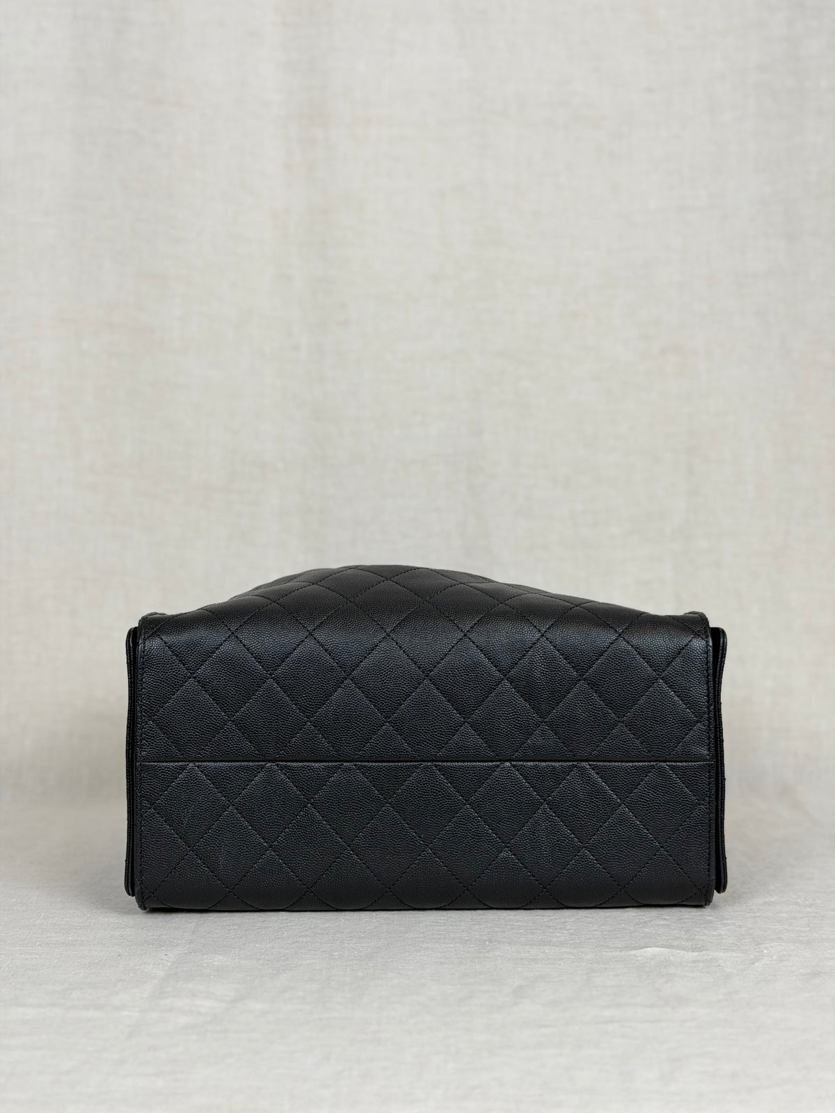 2025 Chanel 25 Medium Caviar Leather & Gold Tone Metal-Black