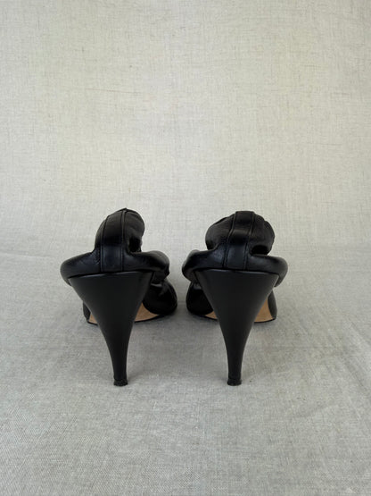 The Row Lisa Black Leather Pointed Toe Pump sz 38