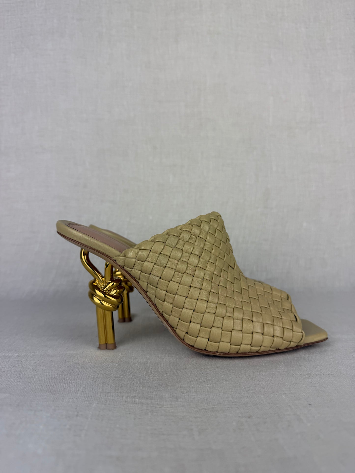 Bottega Veneta Knot Heel Ivory Size 38