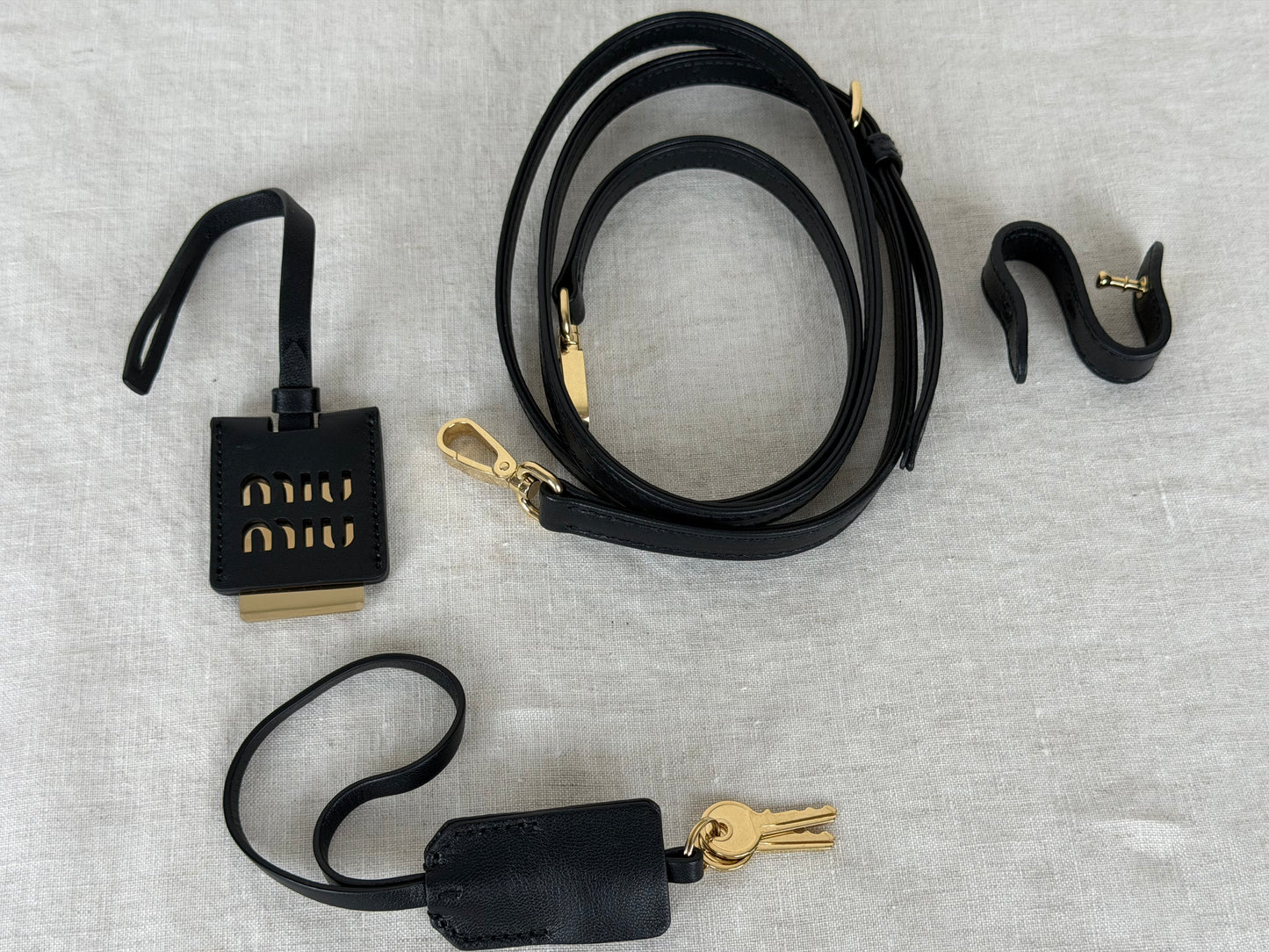 Miu Miu Baulette in Pelle Maelasse MSRP $3150- Black