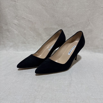 MANOLO BLAHNIK, MSRP $895 Black Suede Pumps, 38