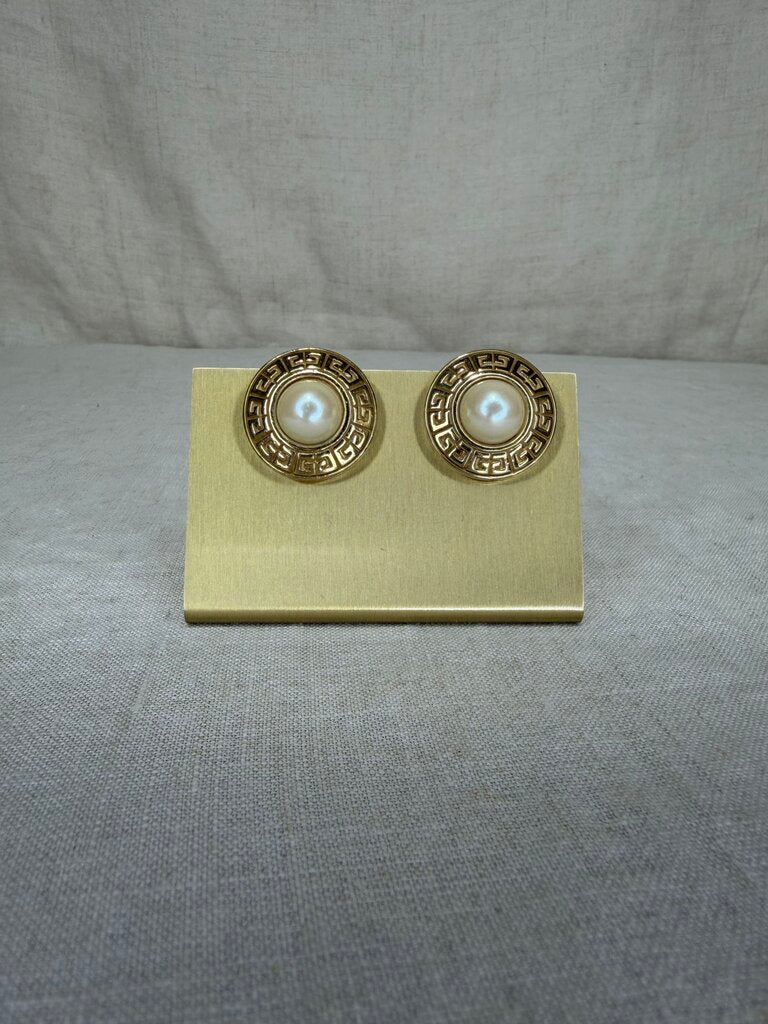 Vingage Classic G Logo Pearl and Gold Clip On Earrings