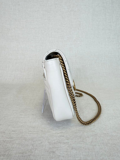 msrp $1900 Gucci Marmont with card case included