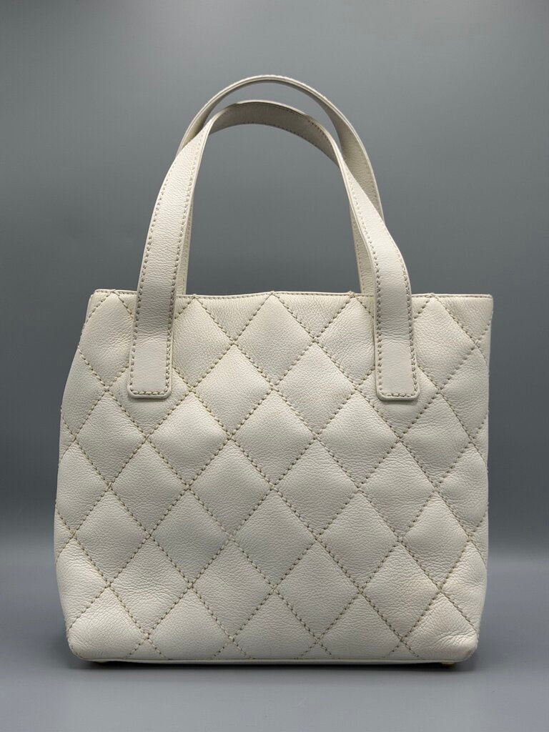CHANEL 2003-04 Caviar Leather Interlocking CC - White