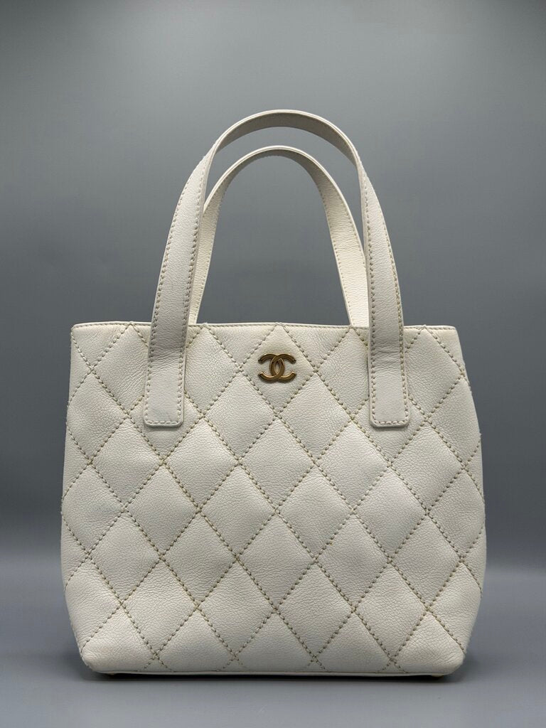 CHANEL 2003-04 Caviar Leather Interlocking CC - White