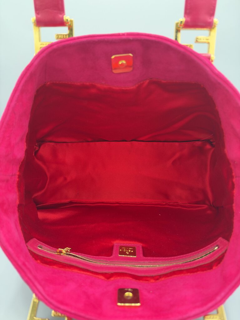 Original handbag listing photo