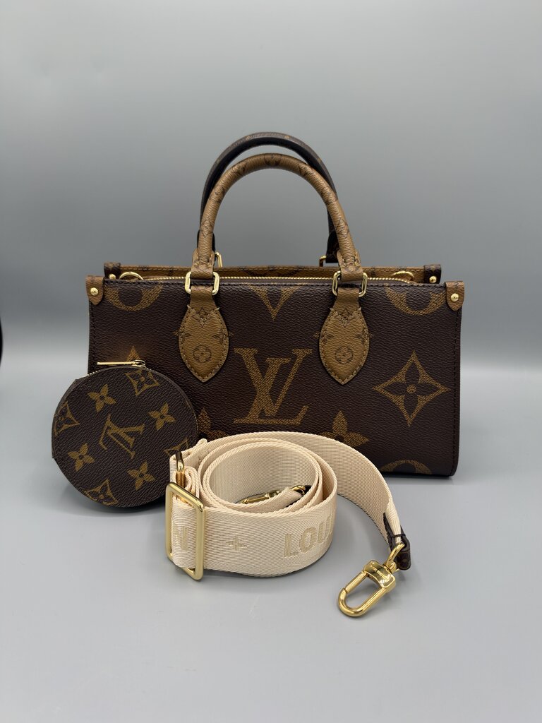 Original handbag listing photo