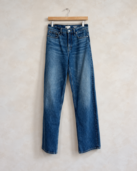 GOOD AMERICAN, Relaxed Barrel High Rise Denim Jeans, 26 on a wooden hanger